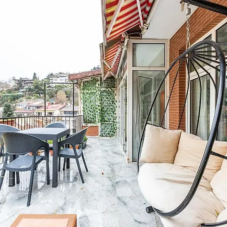 아파트 Bebek Bright 2bd Gem W Private Terrace 248 이스탄불